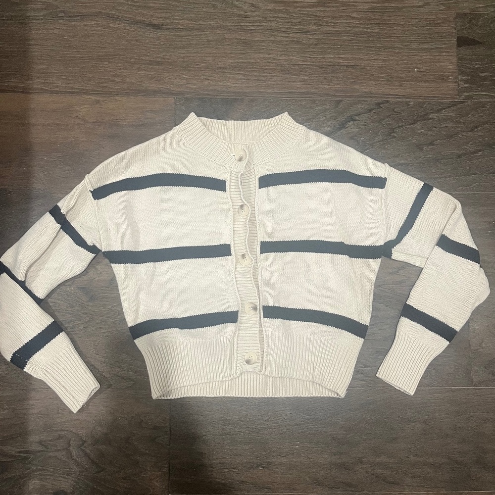 Sincerely Jules NWOT sweater